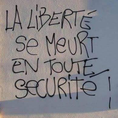 Photo de graffito : la libert se meurt en toute scurit !