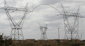 Image animée, humoristique, de pylone-EDF sautant à la corde.