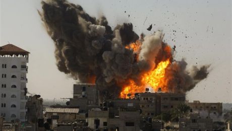 Photo d'une explosion sur immeuble  Gaza en 2009.