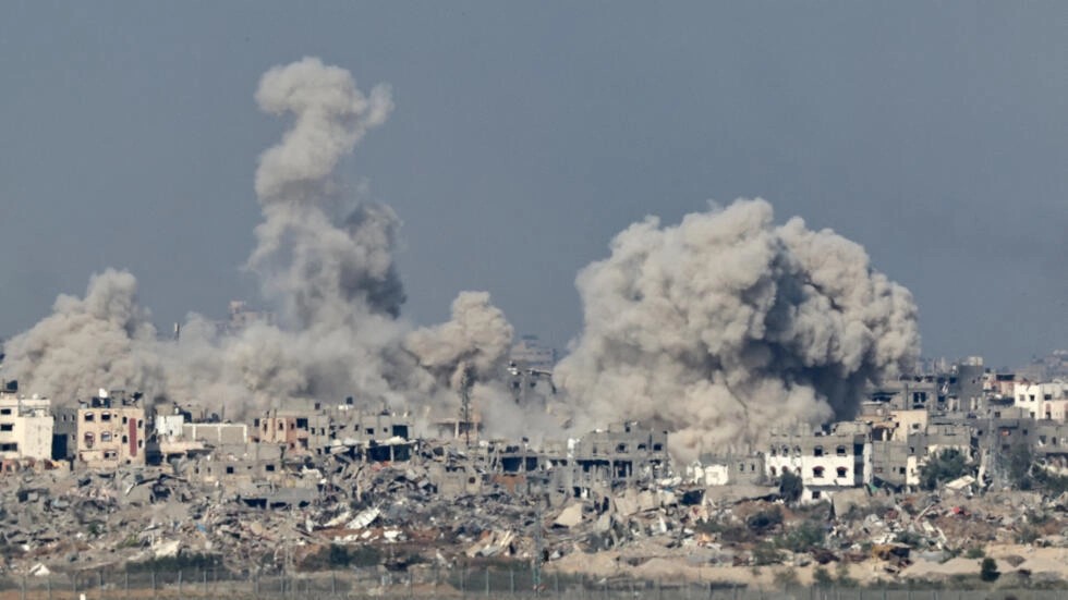 Photo de bombardement dmolissant Gaza, le 08 dcembre 2023.
