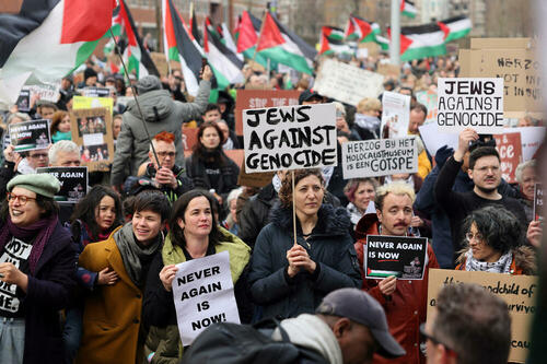 Photo de manifestants juifs antisionistes contre gnocide  Gaza.