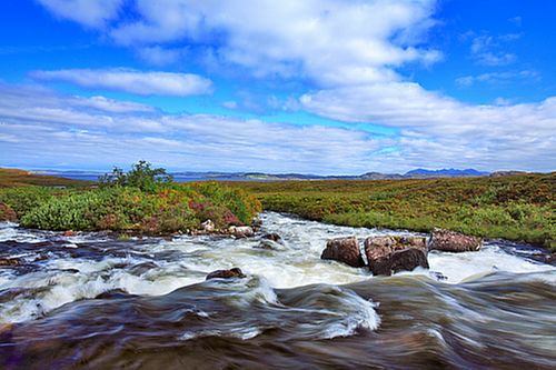 Photo de cours d'eau au dbit rapide en Ecosse.