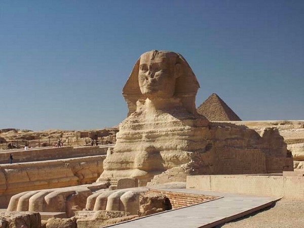 Photo du monument le sphinx à Gizeh en Egypte.